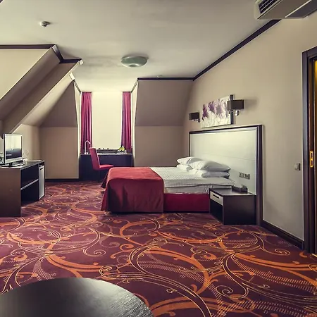 Park-hotel Golosievo Hotel 4*